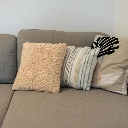 Modern View Flat With Free Parking Апартаменти *