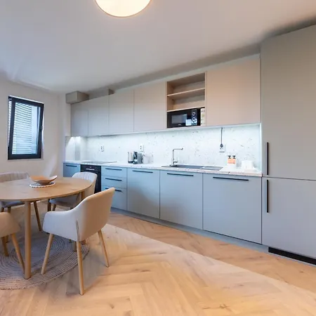 Апартаменти Modern View Flat With Free Parking Варна