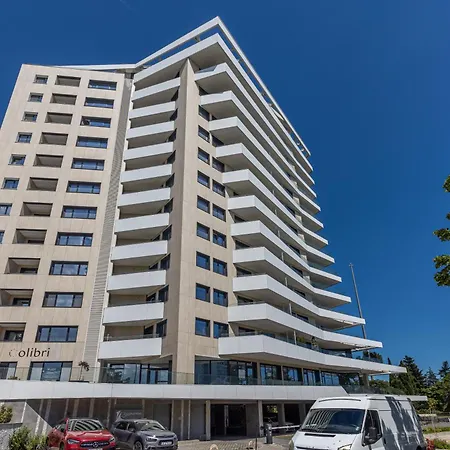 Апартаменти Modern View Flat With Free Parking *